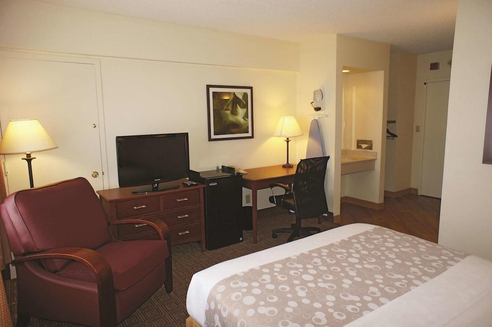 La Quinta By Wyndham New Haven Hotel Exterior foto