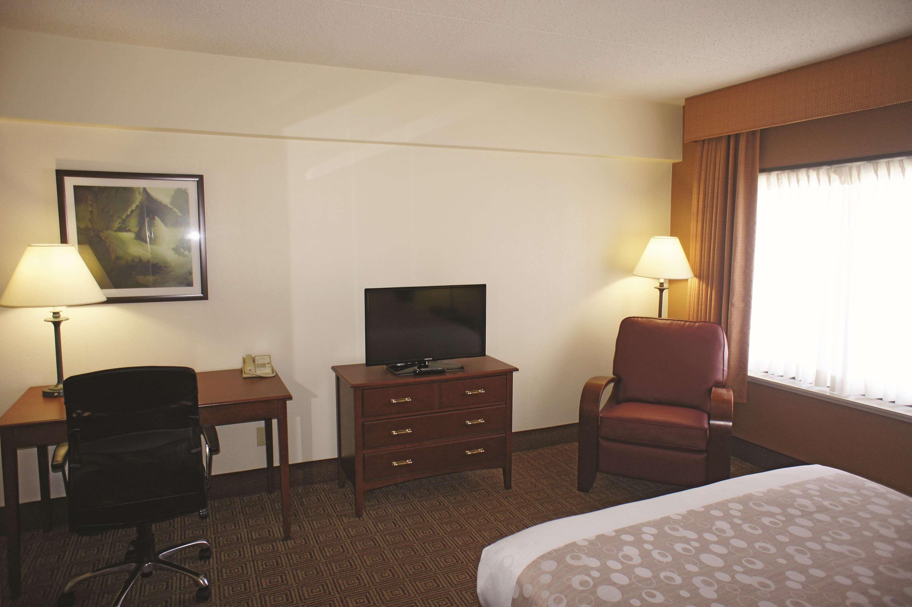 La Quinta By Wyndham New Haven Hotel Exterior foto