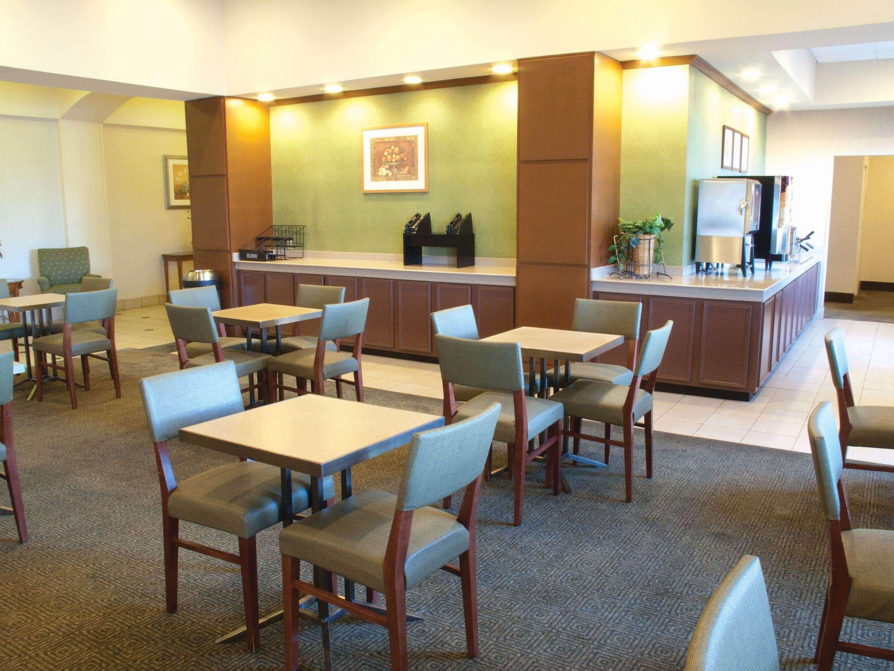 La Quinta By Wyndham New Haven Hotel Exterior foto